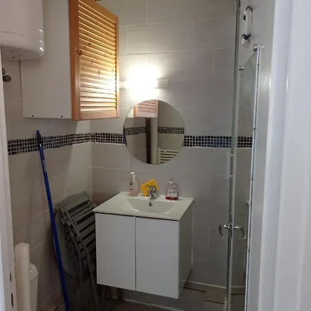 Petite Studette à 50m De La Appartement *