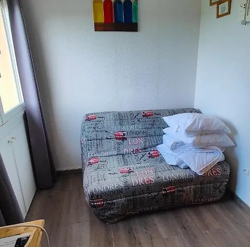 Petite Studette à 50m De La